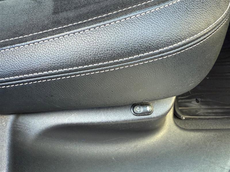 Used 2018 Land Rover Range Rover Velar R-Dynamic SE image 19