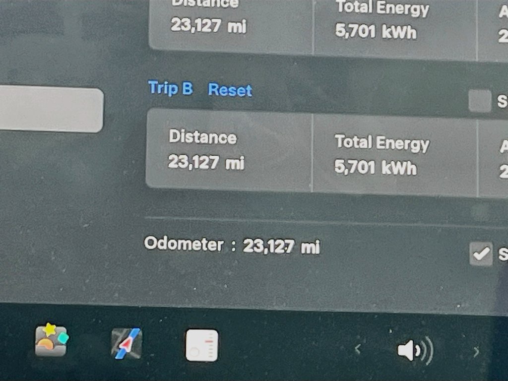 Used 2025 Tesla Model Y Long Range RWD image 12