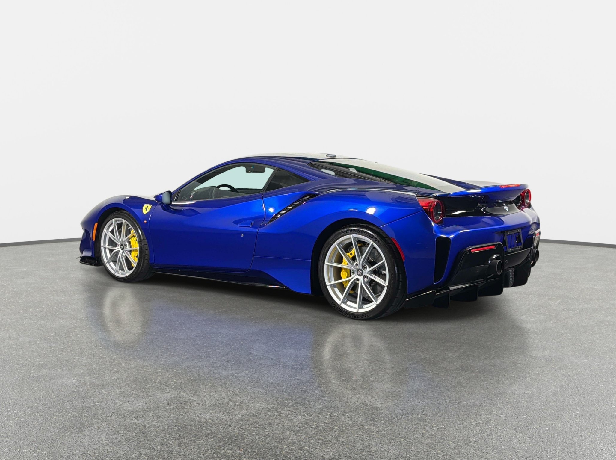 Used 2020 Ferrari 488 Pista Coupe RWD image 14