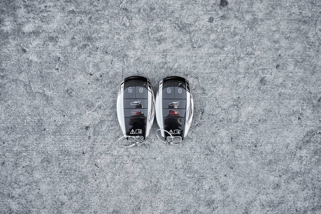 Used 2025 Bentley Bentayga AWD/4WD image 84