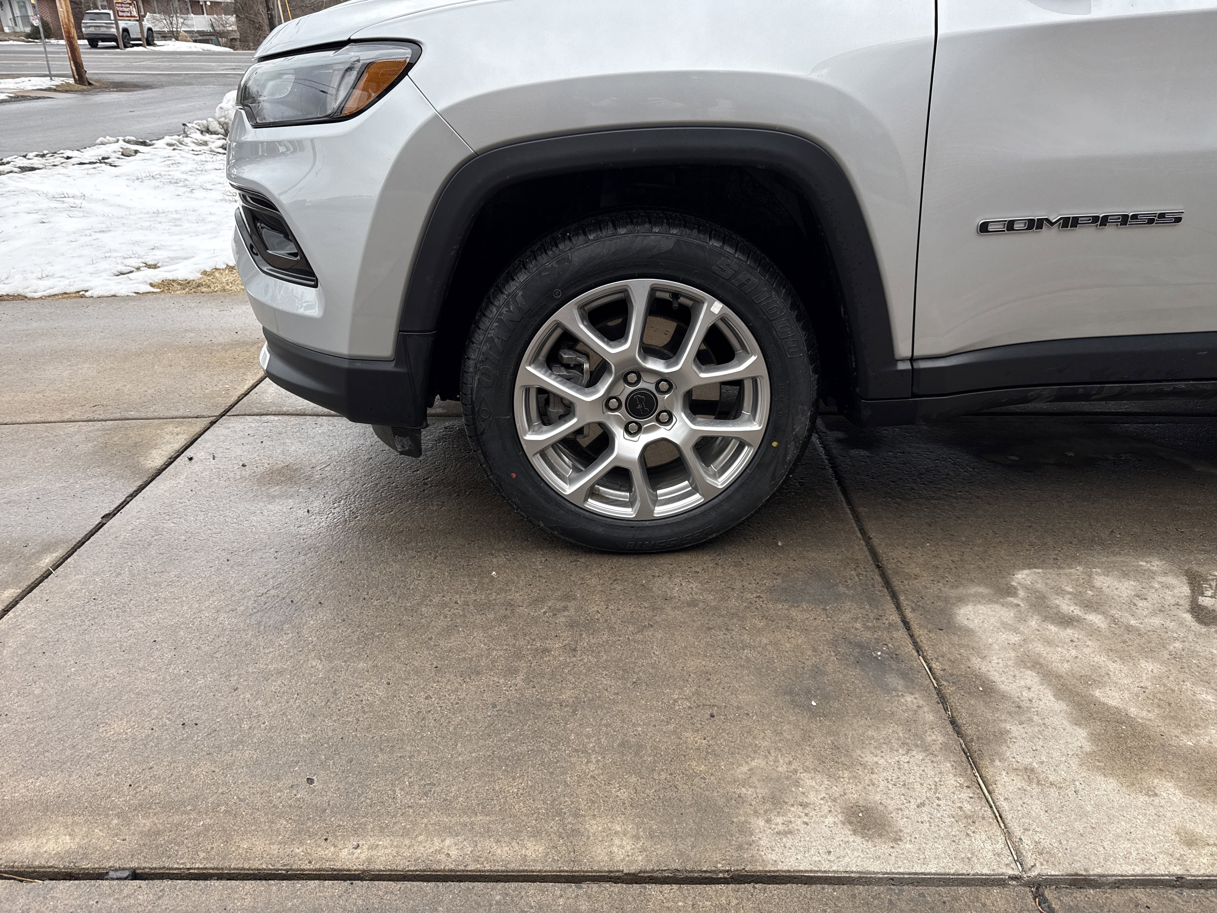 Used 2025 Jeep Compass Limited AWD/4WD image 11