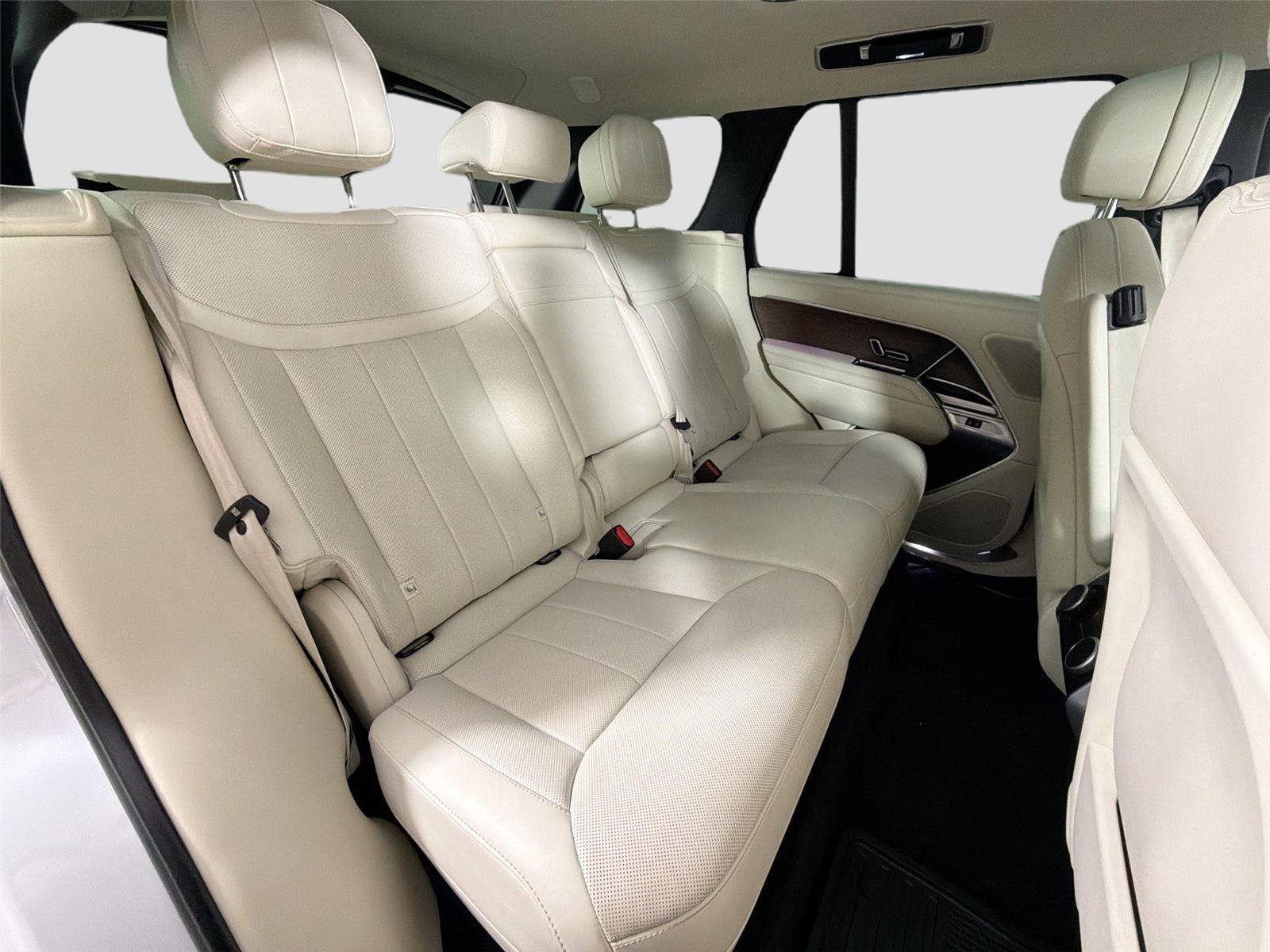 Certified 2025 Land Rover Range Rover SE AWD/4WD image 27