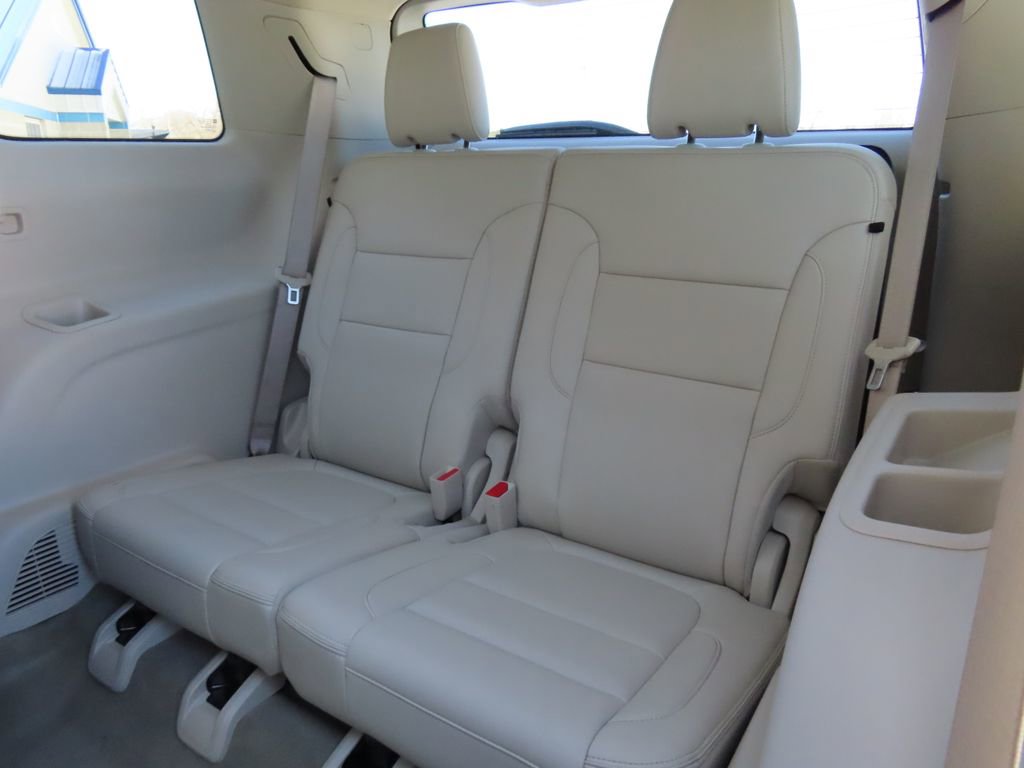 Certified 2022 GMC Acadia Denali w/ GMC Pro Grade Package image 28
