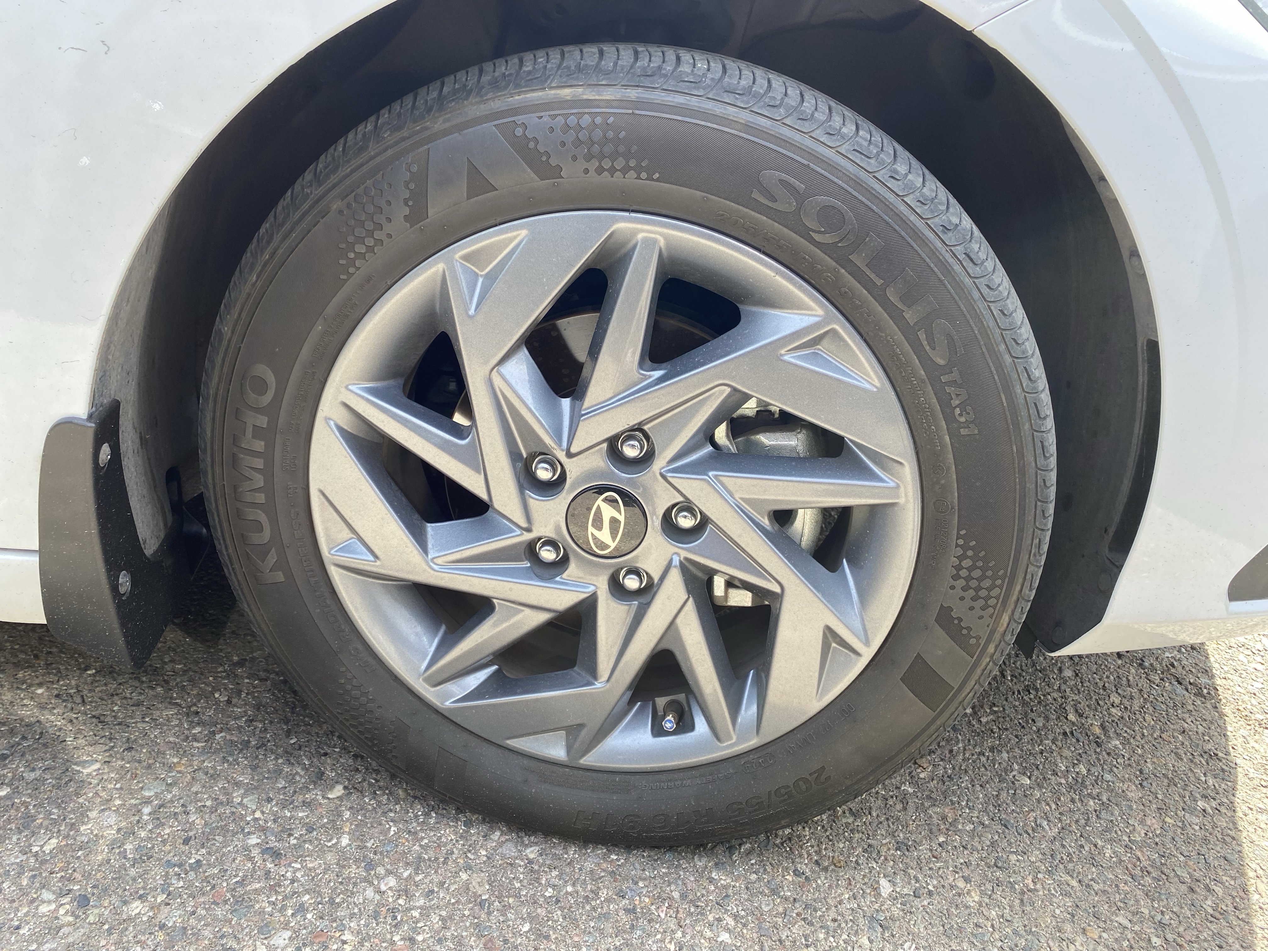 Certified 2024 Hyundai Elantra Blue FWD image 7