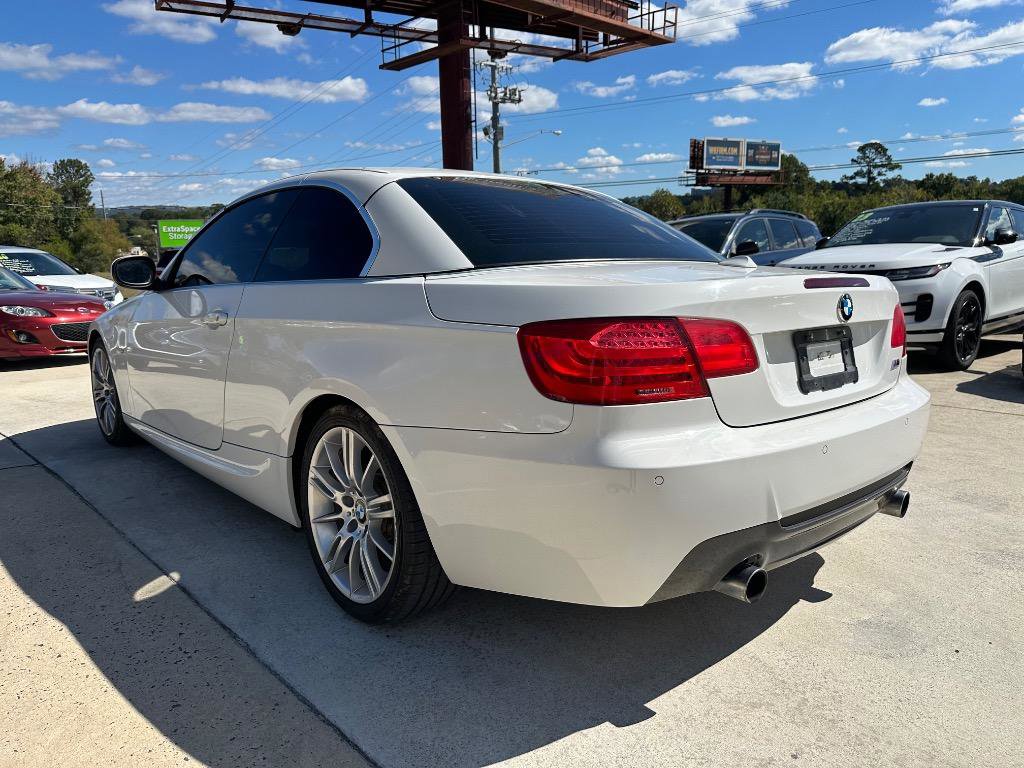 Used 2013 BMW 335i Convertible image 9