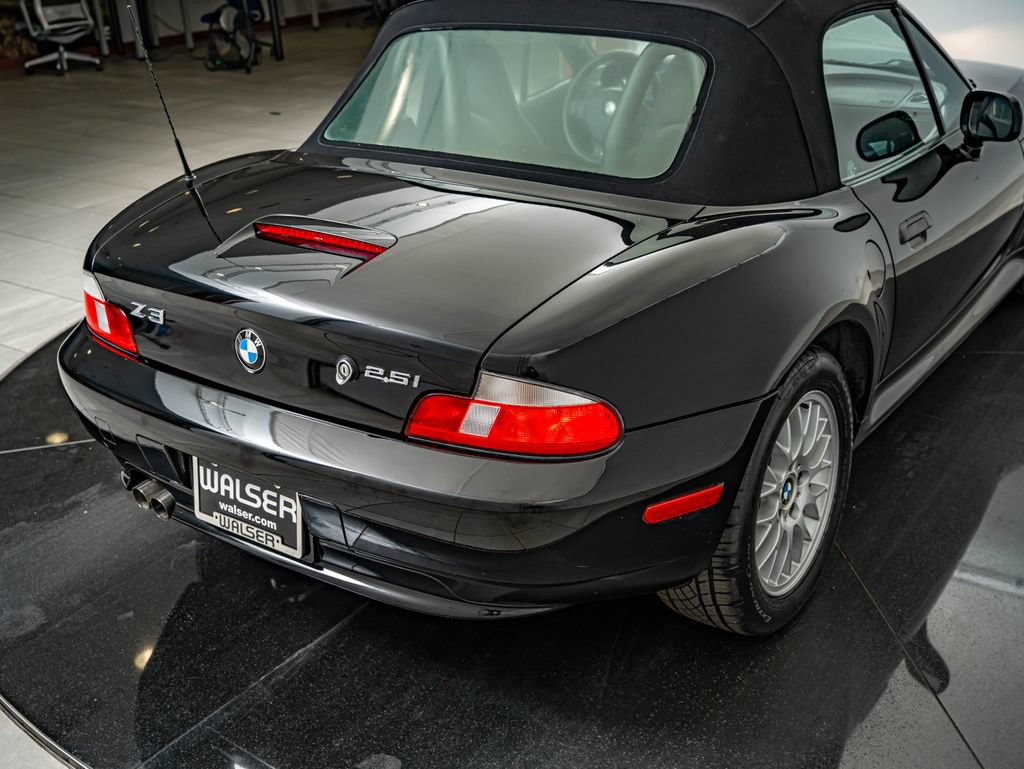 Used 2001 BMW Z3 2.5i RWD image 19
