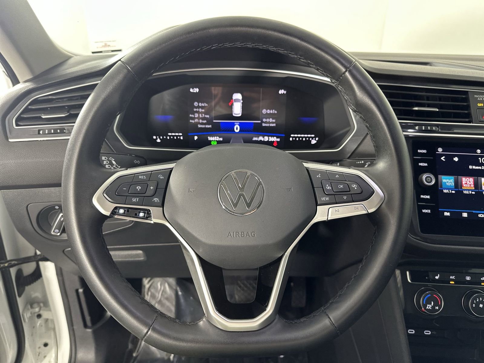 Used 2024 Volkswagen Tiguan Wolfsburg Edition image 18