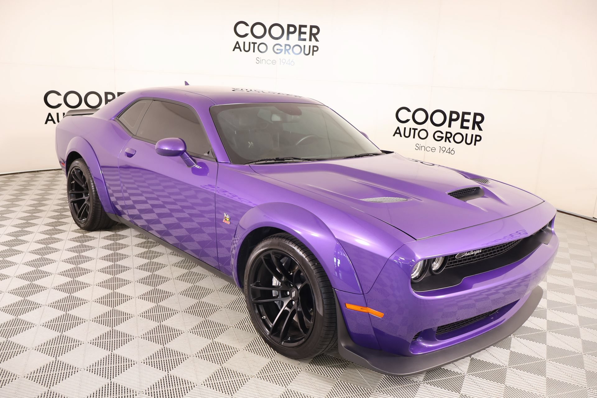 Used 2023 Dodge Challenger R/T Scat Pack RWD image 1