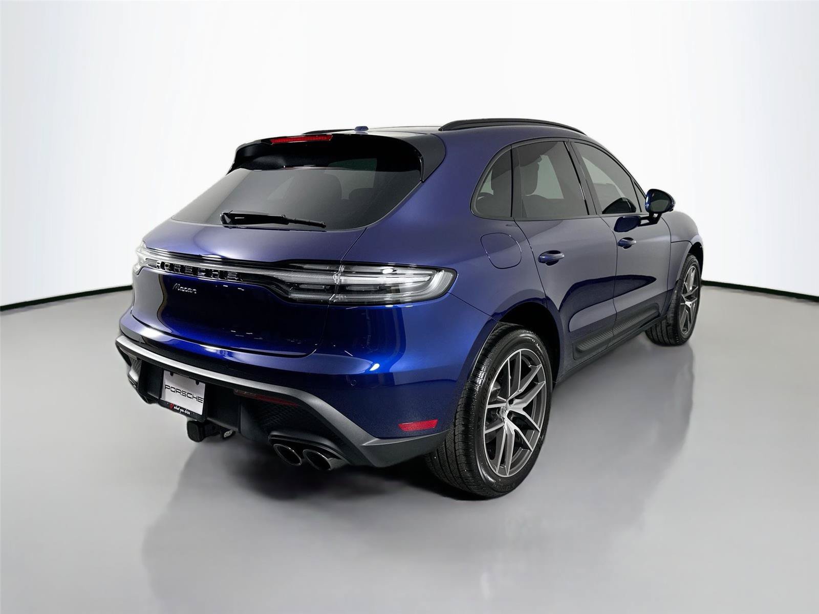 Certified 2026 Porsche Macan Turbo AWD/4WD image 7