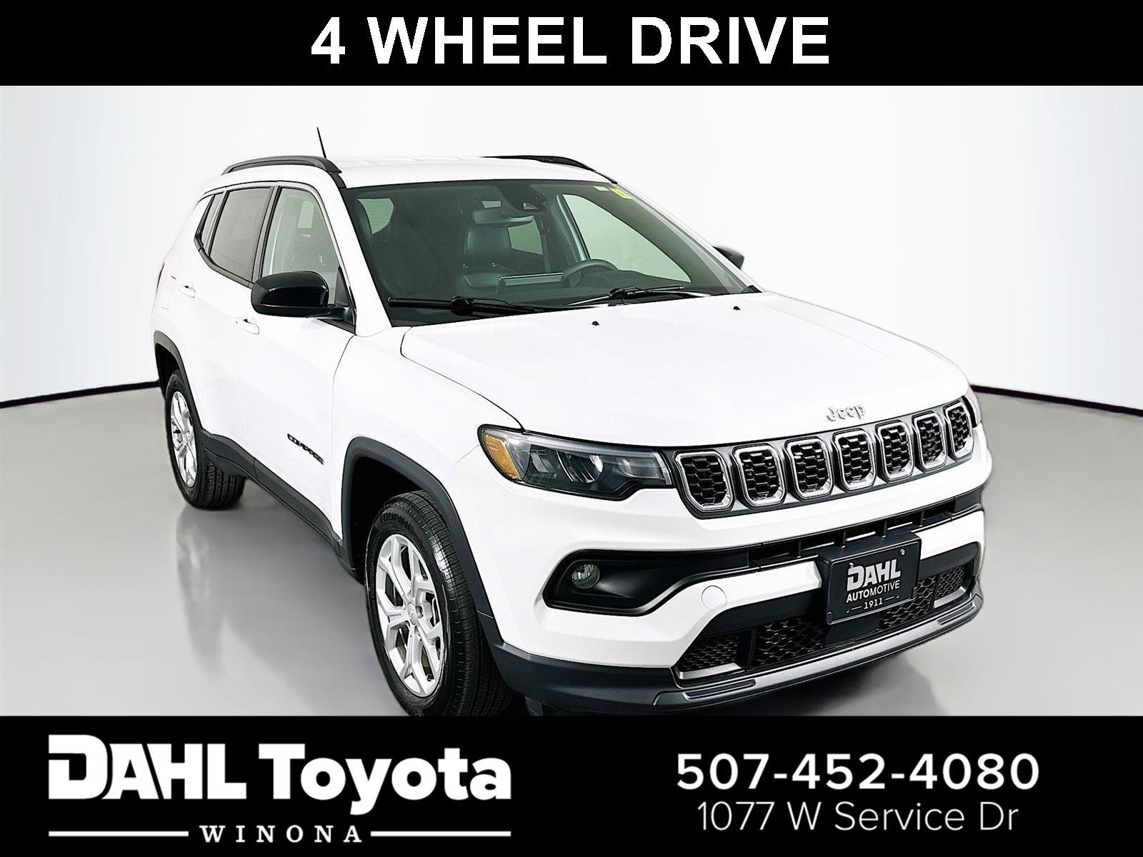 Used 2024 Jeep Compass Latitude image 1