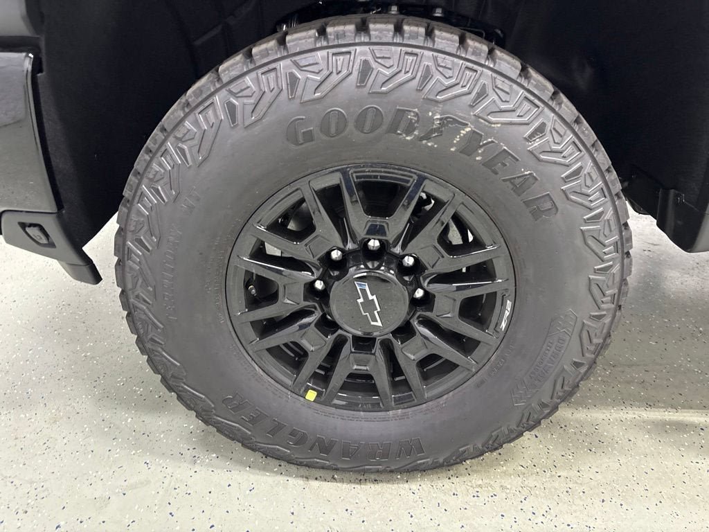 New 2026 Chevrolet Silverado 2500 ZR2 AWD/4WD image 12