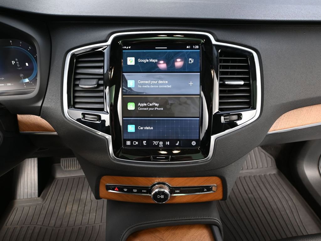 Used 2024 Volvo XC90 B5 Plus image 34