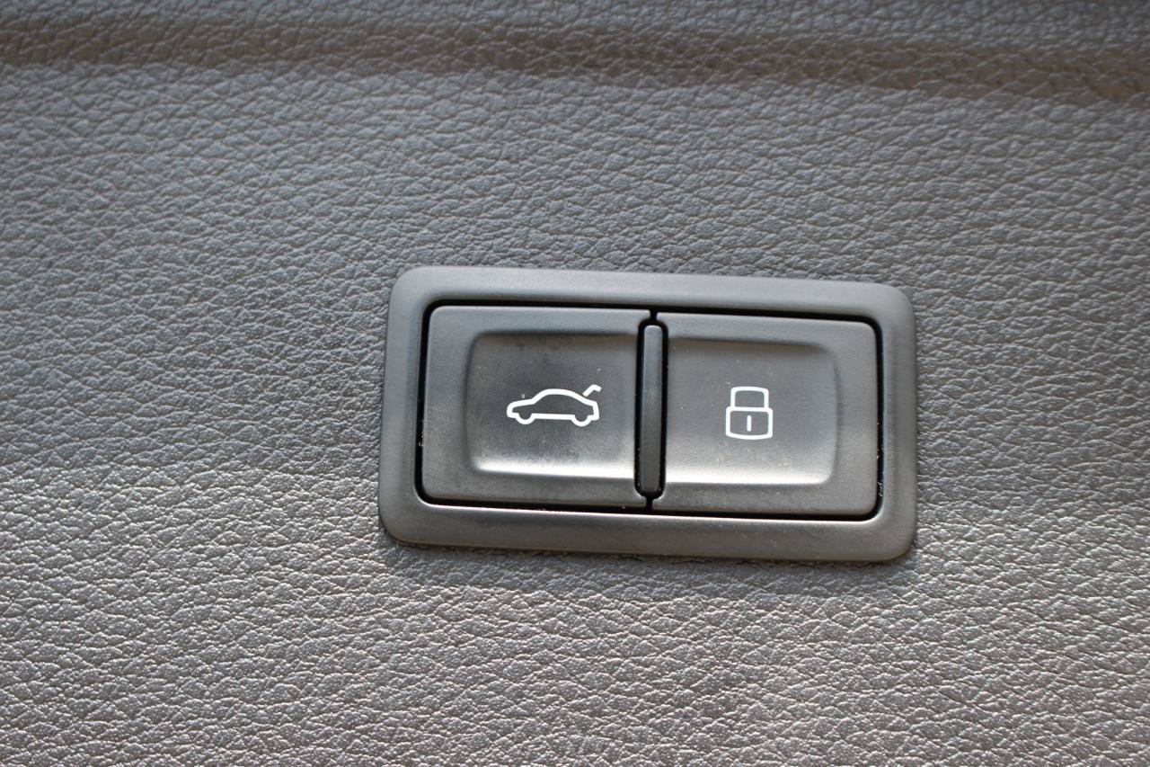 Used 2018 Audi Q5 2.0T Premium Plus w/ Premium Plus Package AWD/4WD image 45