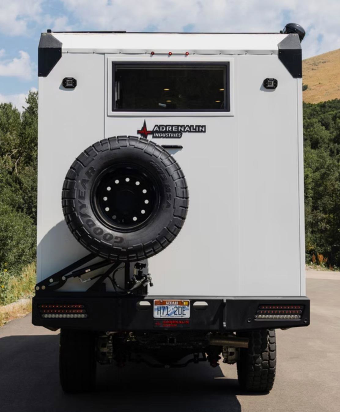 Used 2024 RAM 5500 4x4 Crew Cab image 7