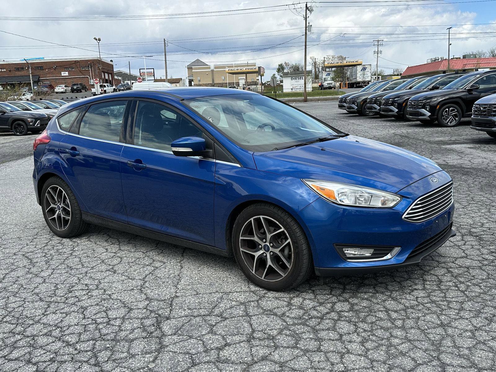 Used 2018 Ford Focus Titanium FWD image 2