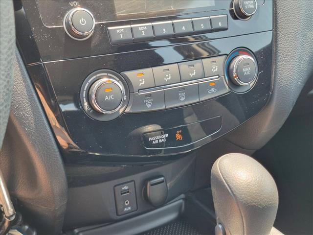 Used 2014 Nissan Rogue S AWD/4WD image 16