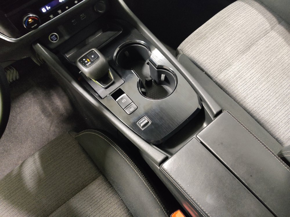 Used 2023 Nissan Rogue SV image 26