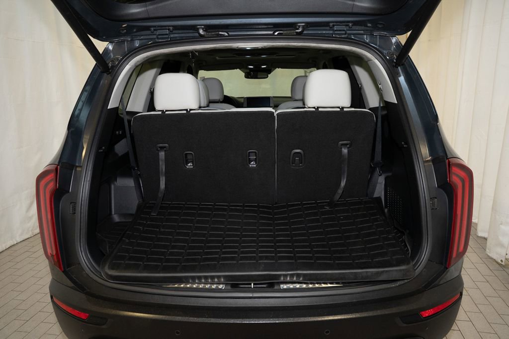 Used 2021 Kia Telluride SX w/ SX Prestige Package image 5