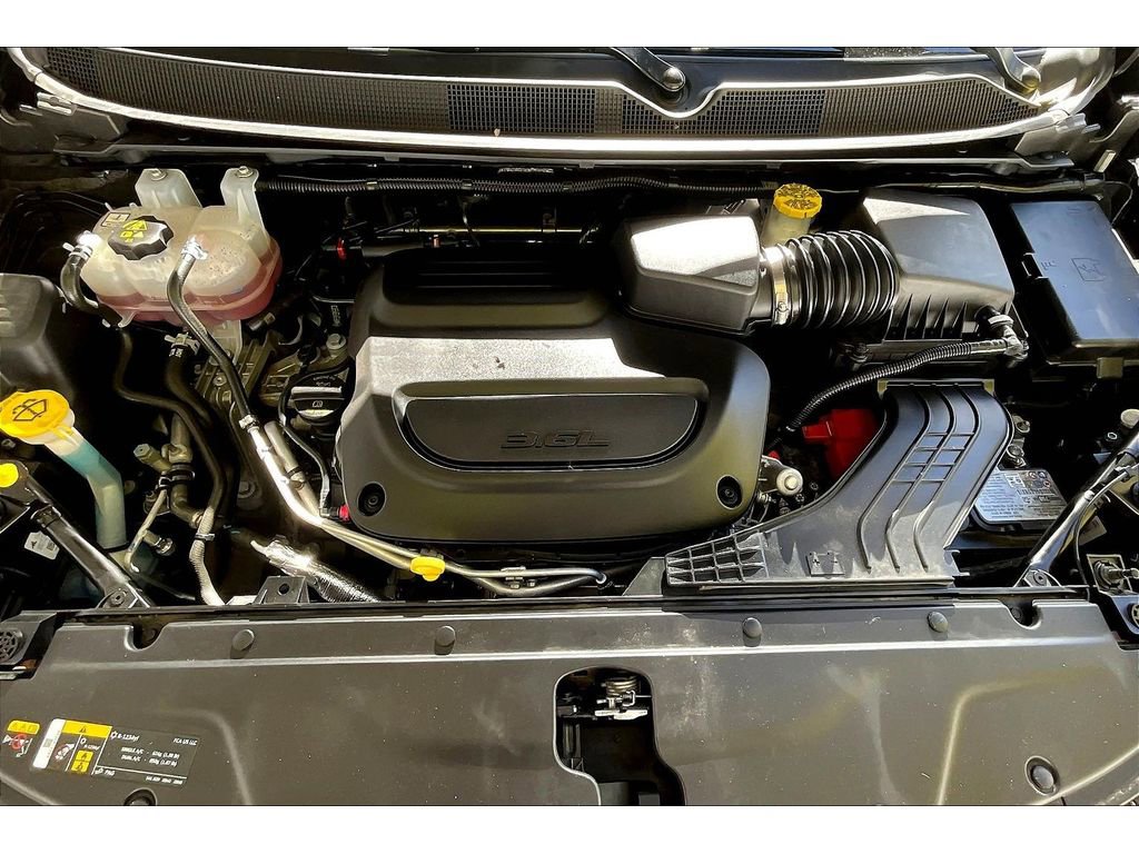 Used 2024 Chrysler Pacifica Pinnacle image 11