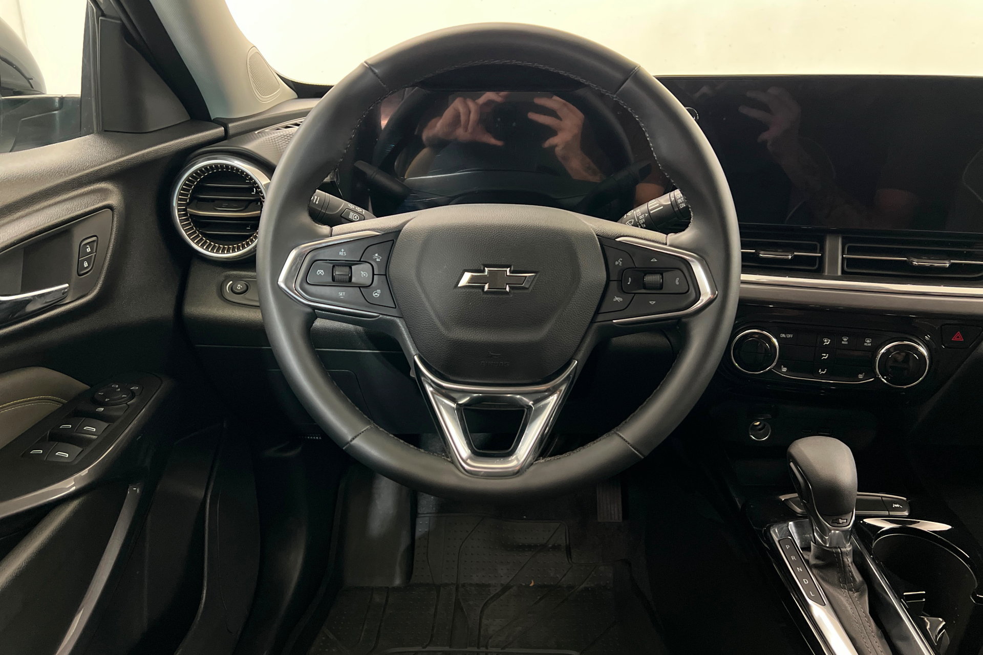 Used 2026 Chevrolet Trax ACTIV w/ Driver Confidence Package FWD image 12