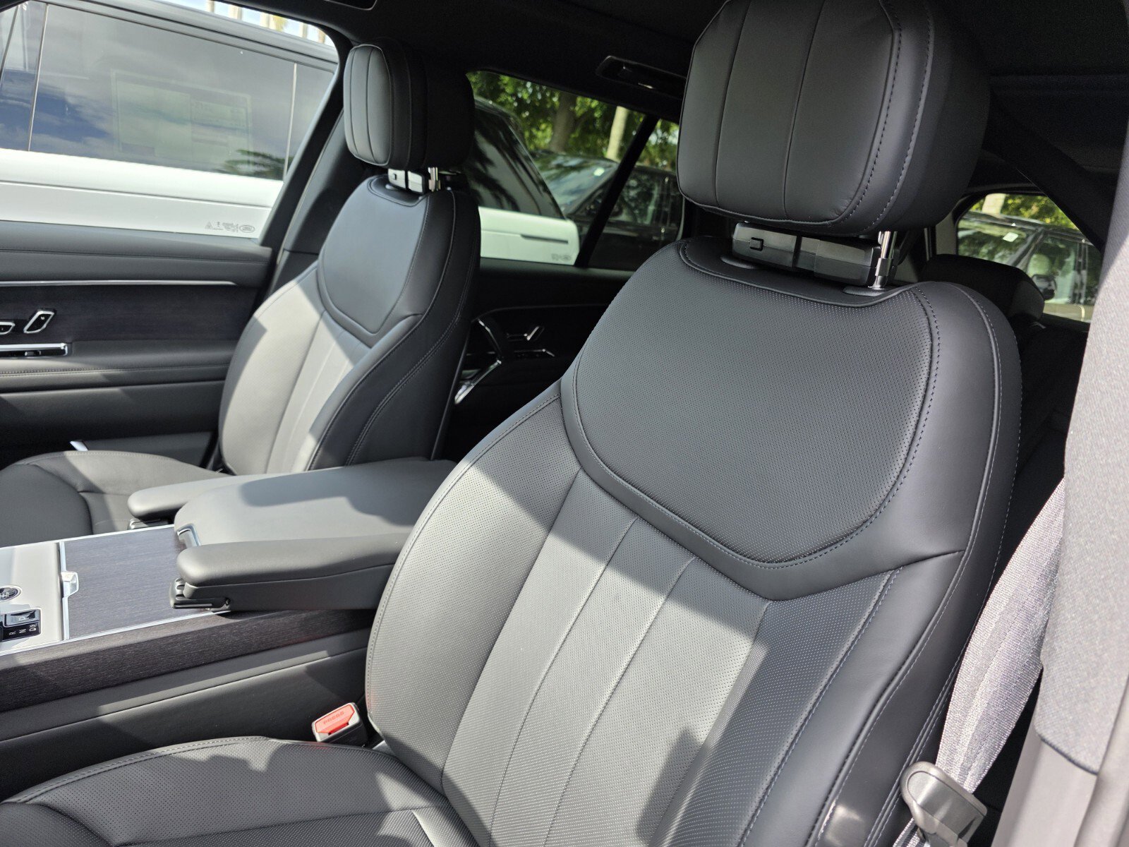 New 2026 Land Rover Range Rover SE AWD/4WD image 12