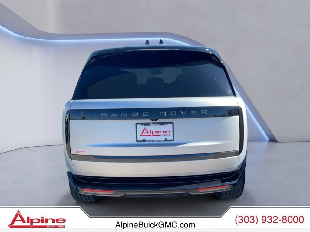 Used 2025 Land Rover Range Rover SE AWD/4WD image 4