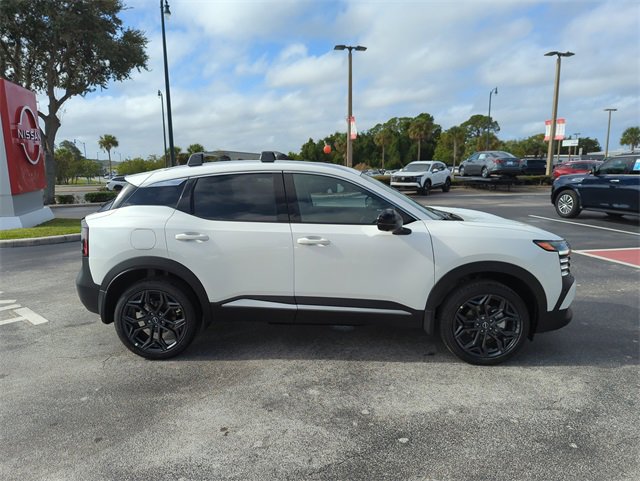 New 2026 Nissan Kicks SR image 3