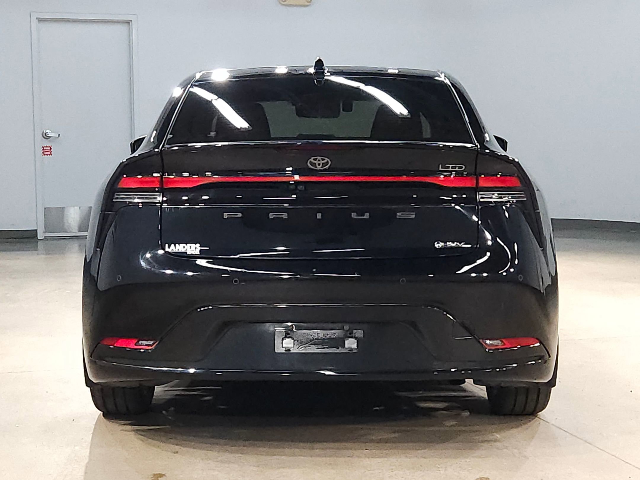 Used 2024 Toyota Prius Limited w/ Limited Premium Package image 6