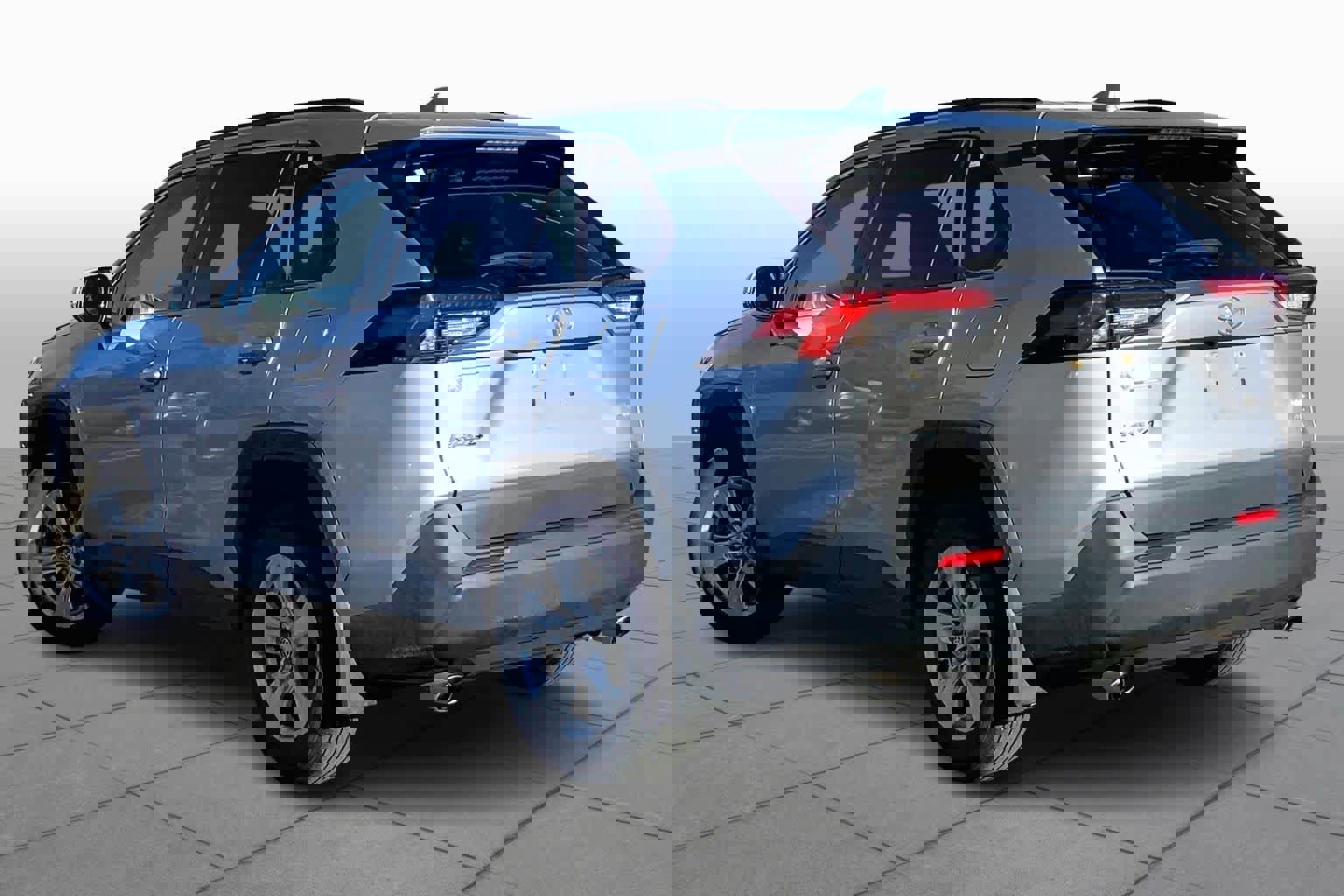 Used 2020 Toyota RAV4 XLE image 11