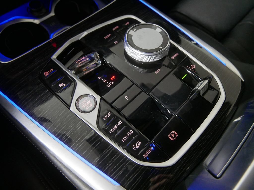 Used 2024 BMW X7 M60i AWD/4WD image 29