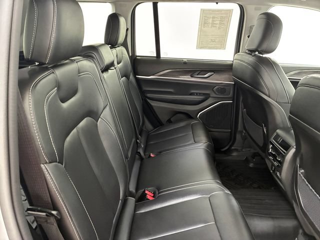 Used 2023 Jeep Grand Cherokee Limited w/ Luxury Tech Group II AWD/4WD image 16