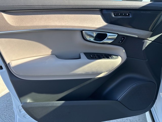 New 2026 Volvo XC90 B6 Ultra image 12