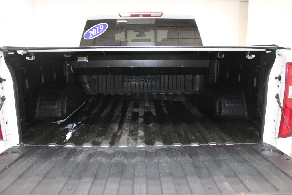 Used 2019 Chevrolet Silverado 1500 High Country w/ Technology Package AWD/4WD image 16