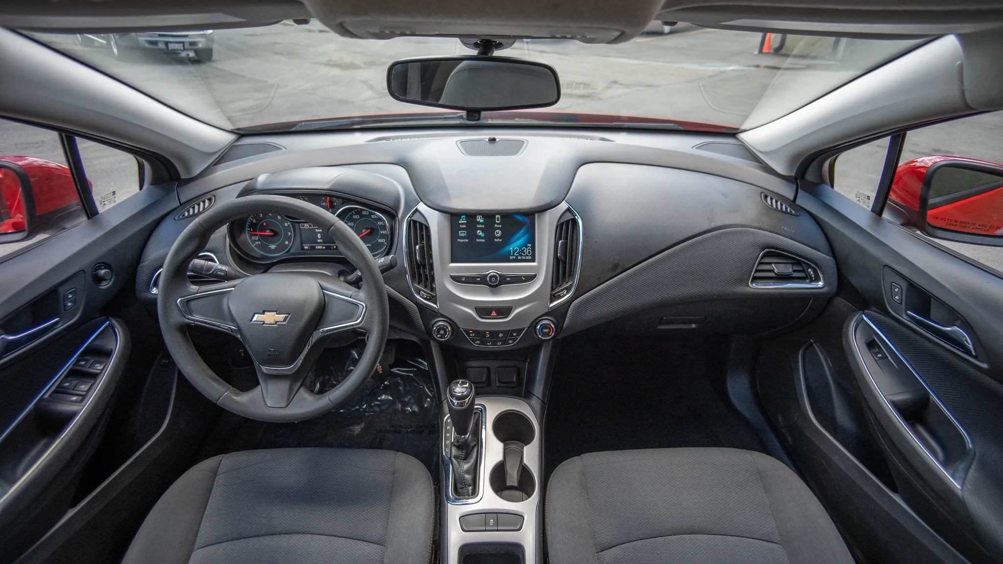 Used 2018 Chevrolet Cruze LS FWD image 18