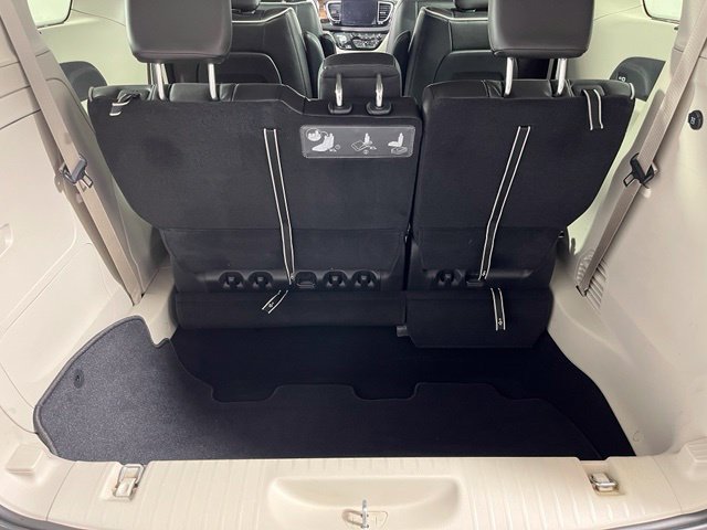 Used 2021 Chrysler Pacifica Limited FWD image 40