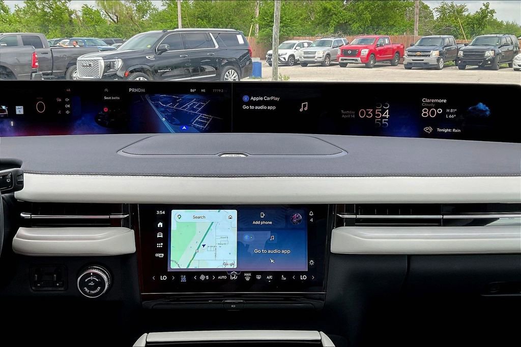 Used 2025 Lincoln Navigator Reserve image 24