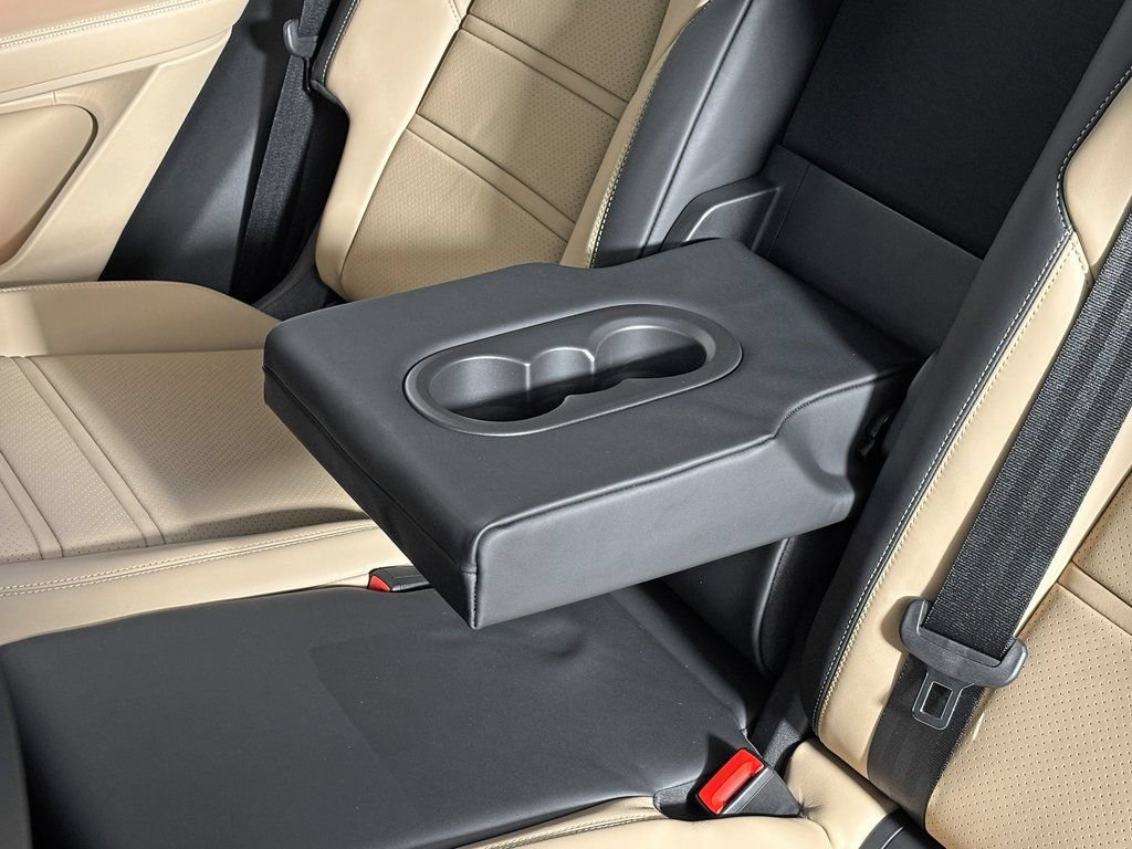 Certified 2026 Porsche Cayenne AWD/4WD image 37