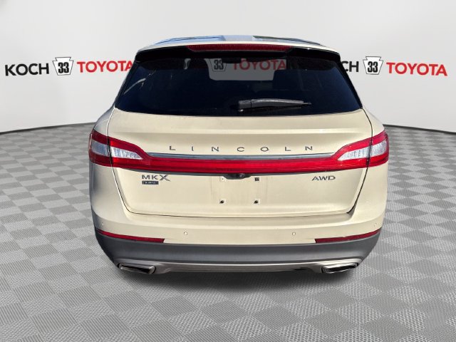 Used 2016 Lincoln MKX Select w/ Select Plus Package AWD/4WD image 7