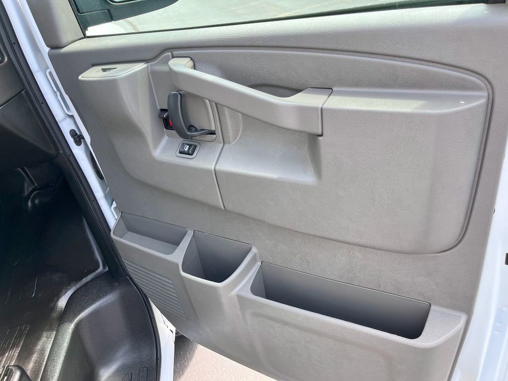 Used 2024 GMC Savana 2500 Work Van w/ Driver Convenience Package image 17