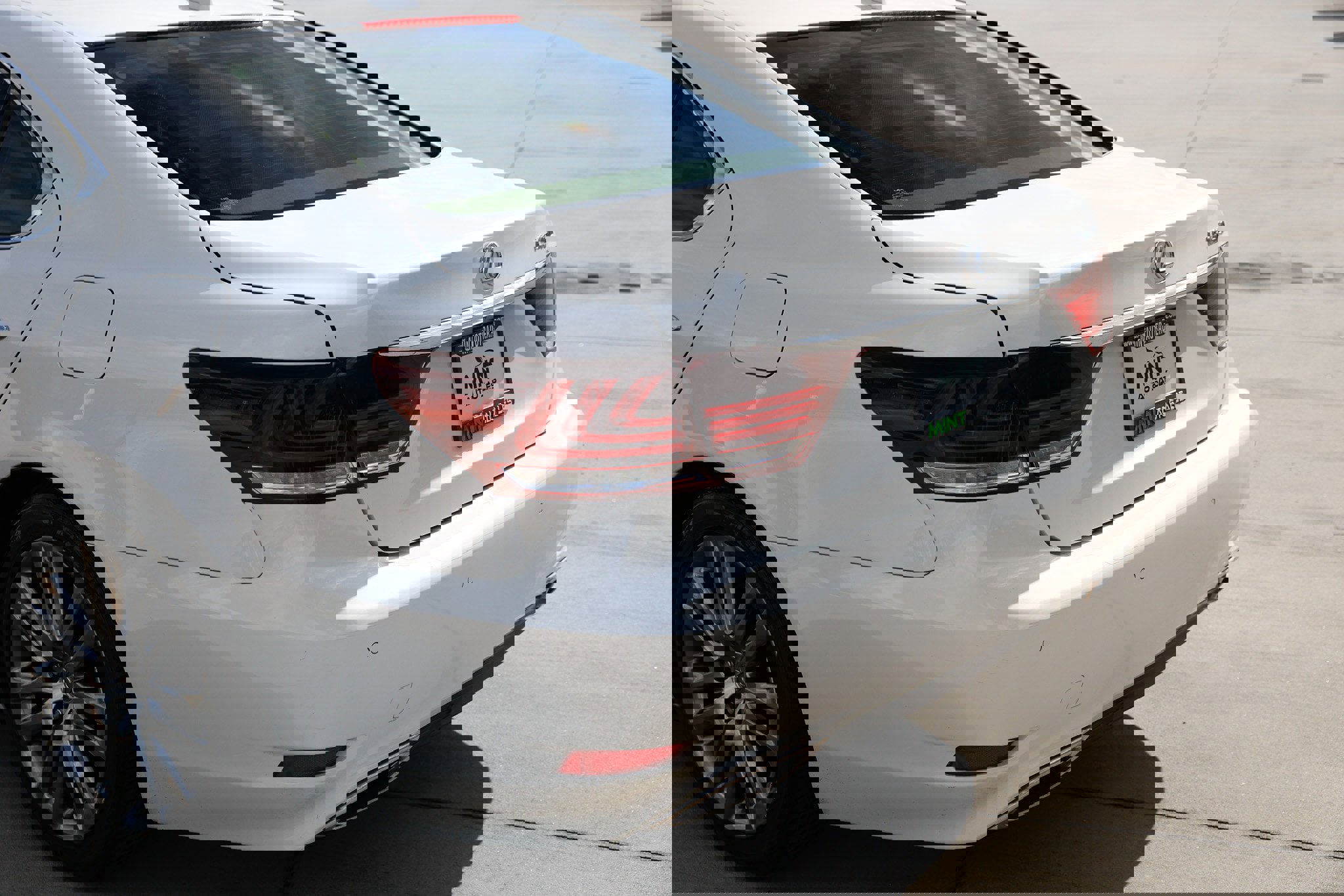 Used 2015 Lexus LS 460 image 31