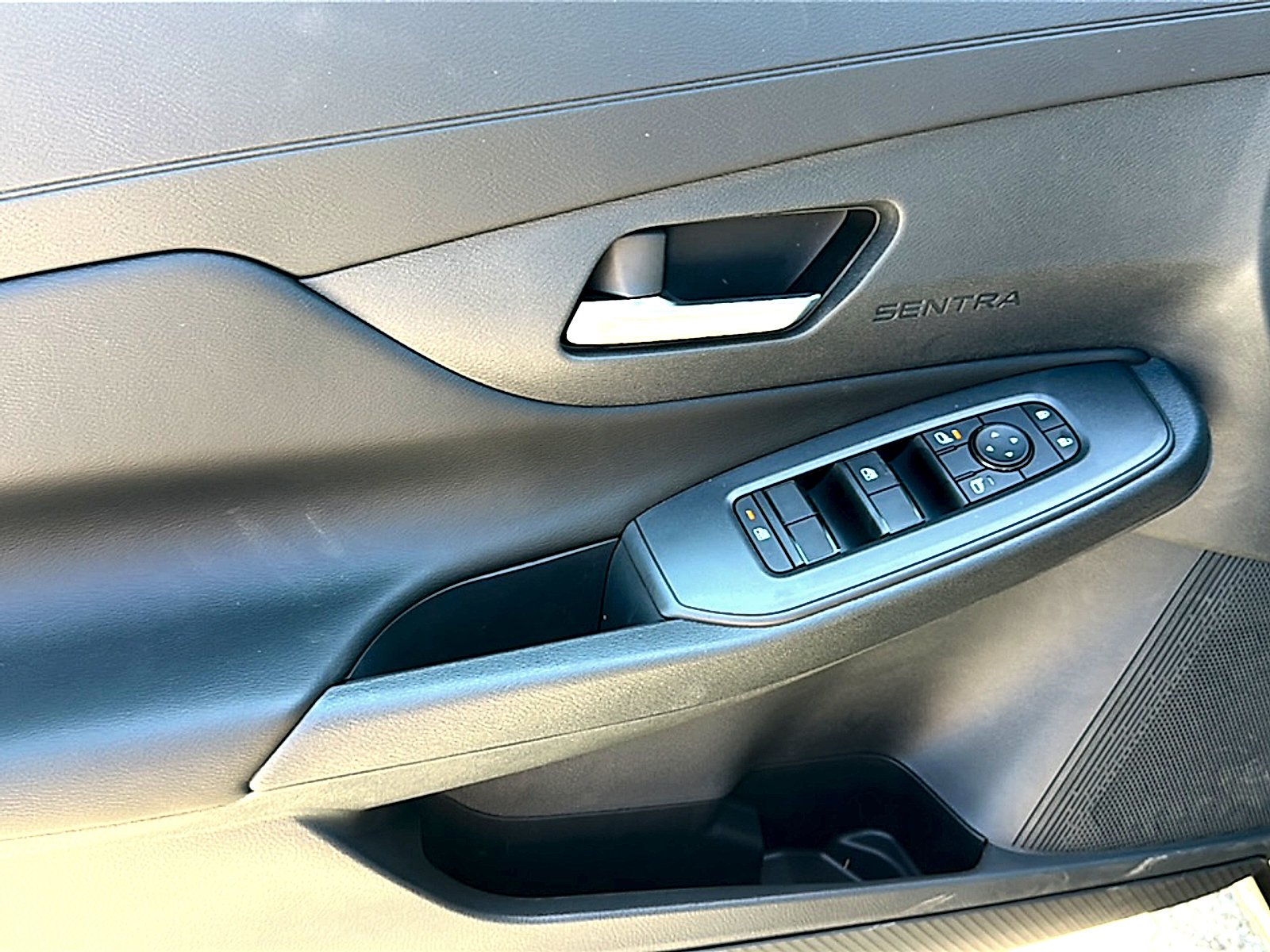 New 2026 Nissan Sentra SV w/ SV Convenience Package FWD image 14