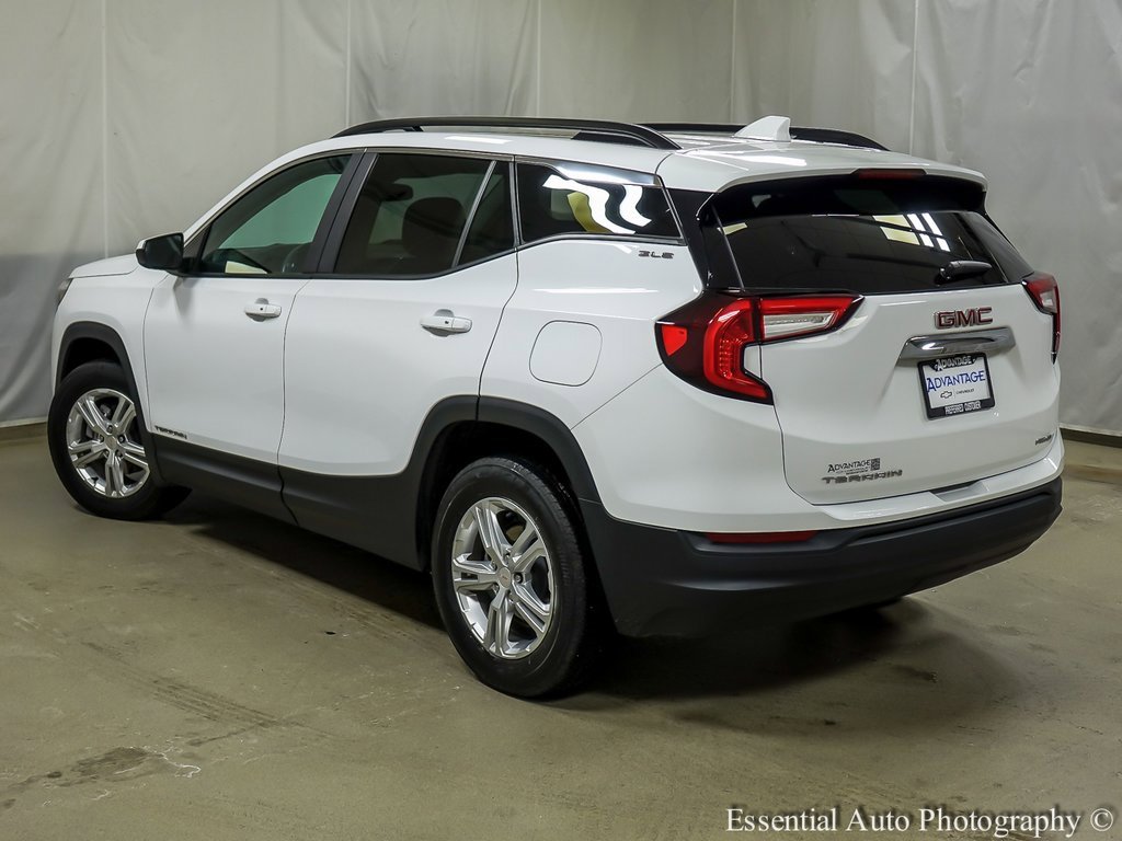 Used 2022 GMC Terrain SLE w/ Driver Convenience Package image 8