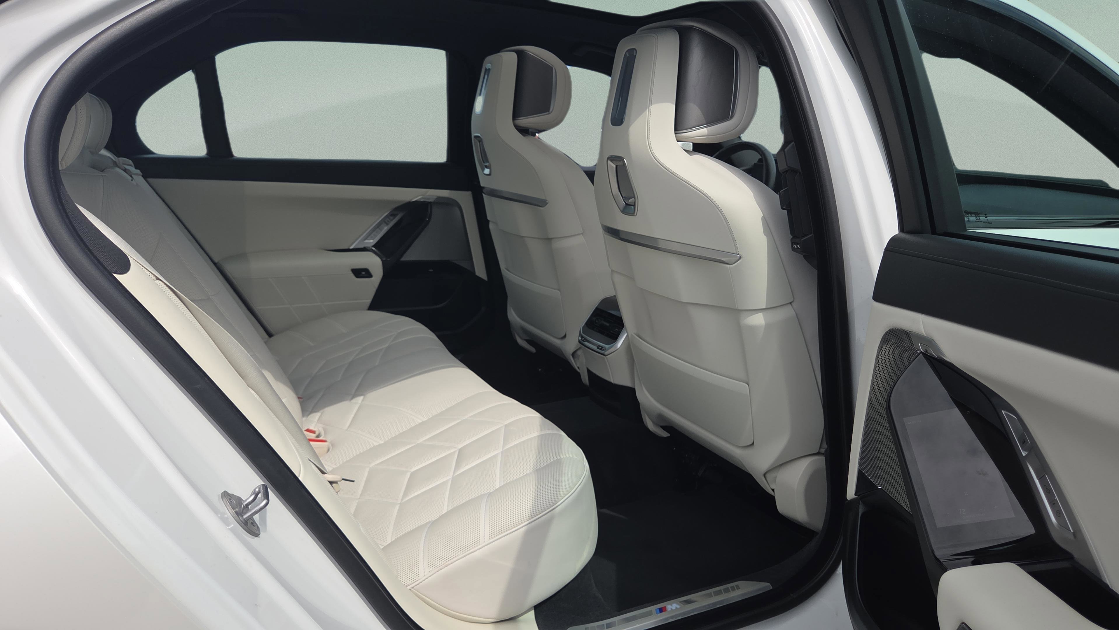 Used 2024 BMW 740i w/ Executive Package RWD image 14