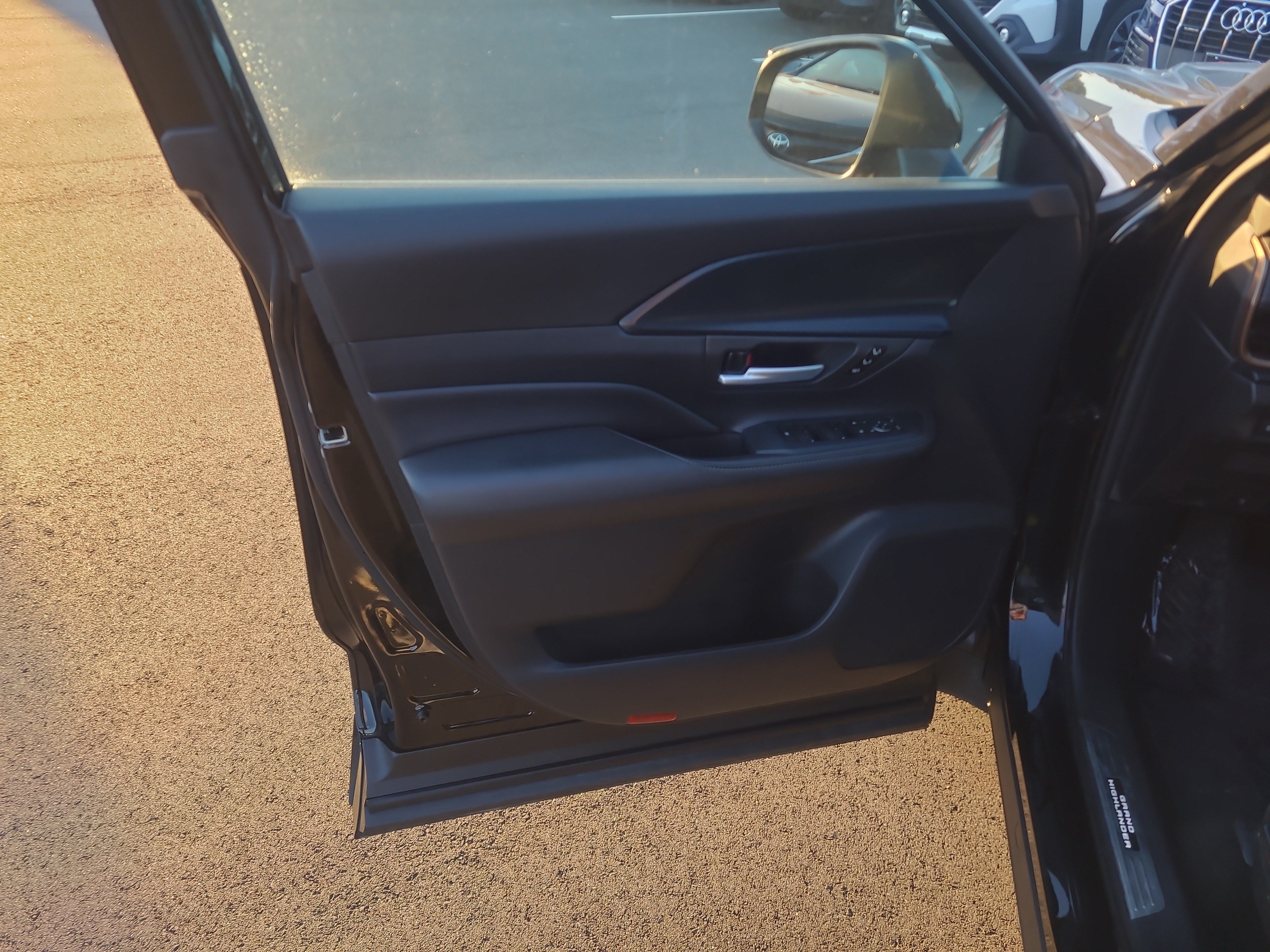 Certified 2024 Toyota Grand Highlander AWD Hybrid image 14
