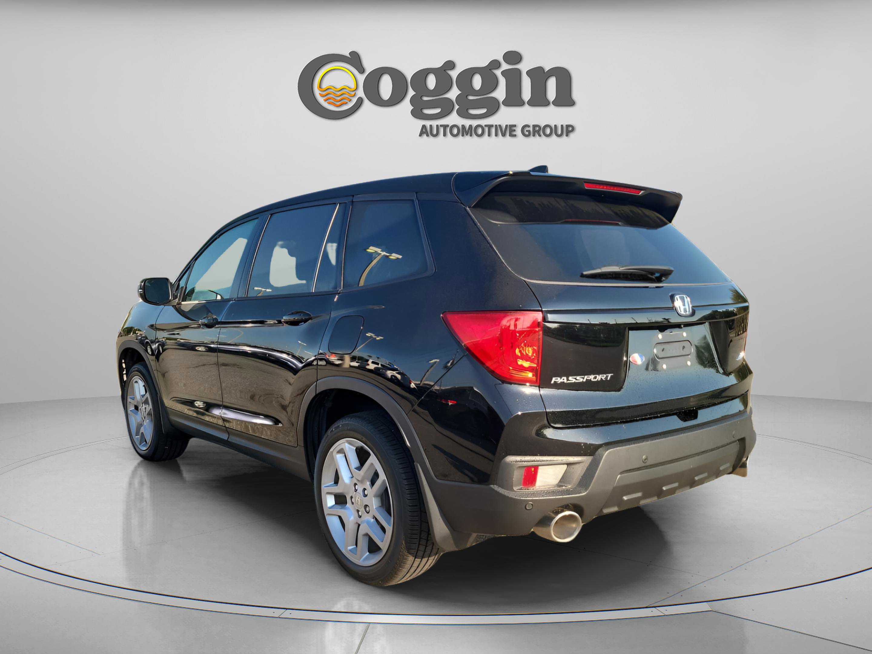 Certified 2025 Honda Passport EX-L image 4