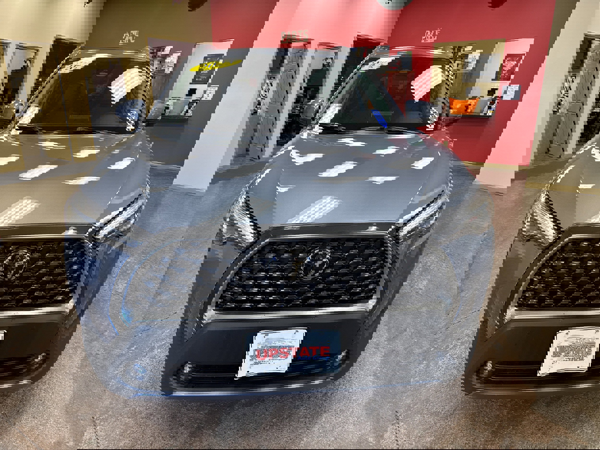 Used 2023 Toyota Corolla Cross XLE w/ Convenience Package image 2