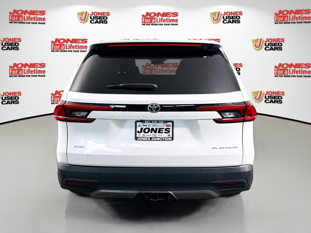 Used 2024 Toyota Grand Highlander AWD image 16