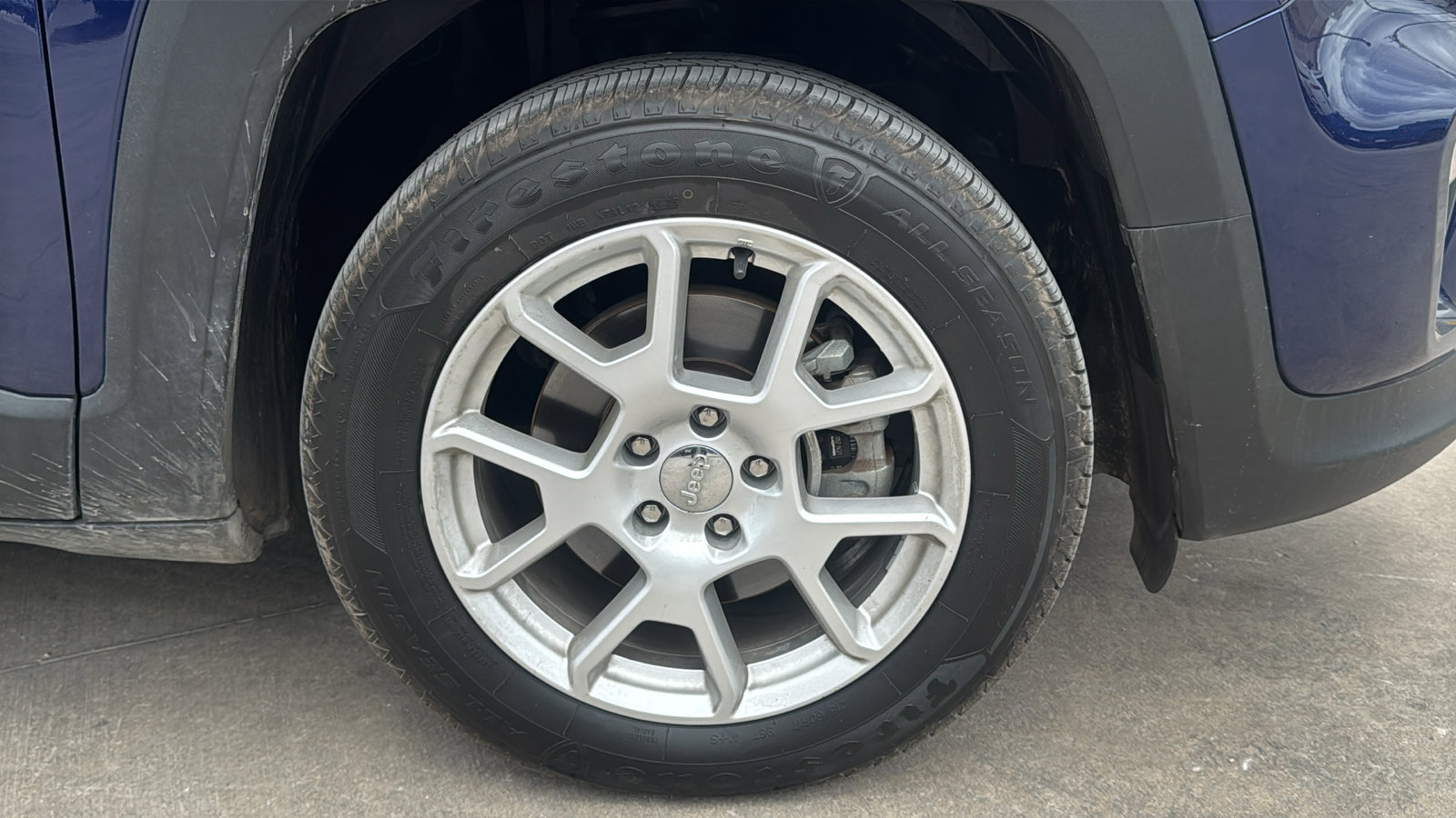 Used 2021 Jeep Renegade Latitude FWD image 32