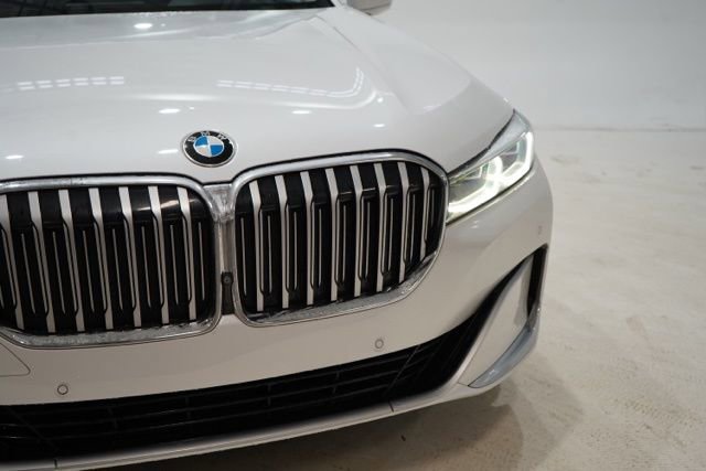 Used 2020 BMW 745e xDrive image 9