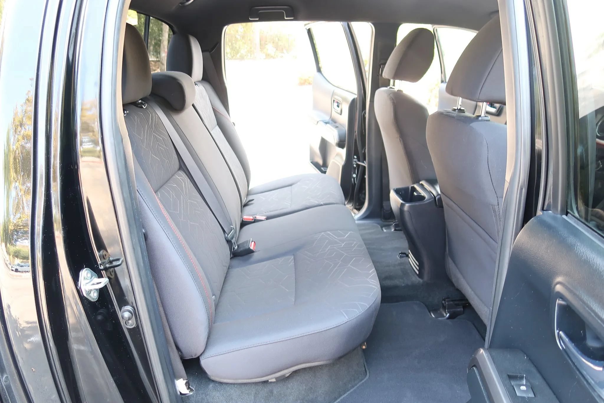 Used 2017 Toyota Tacoma TRD Sport w/ Tow Package (A/T) AWD/4WD image 22